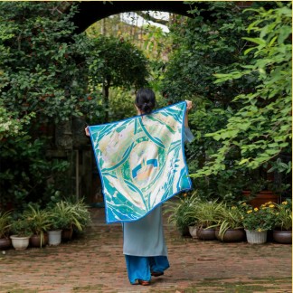 Khăn lụa vuông 2 mặt Biển đảo xanh dương 90x90 cm